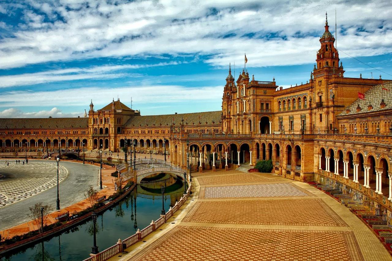 Plaza De Espana. Dreams Séville